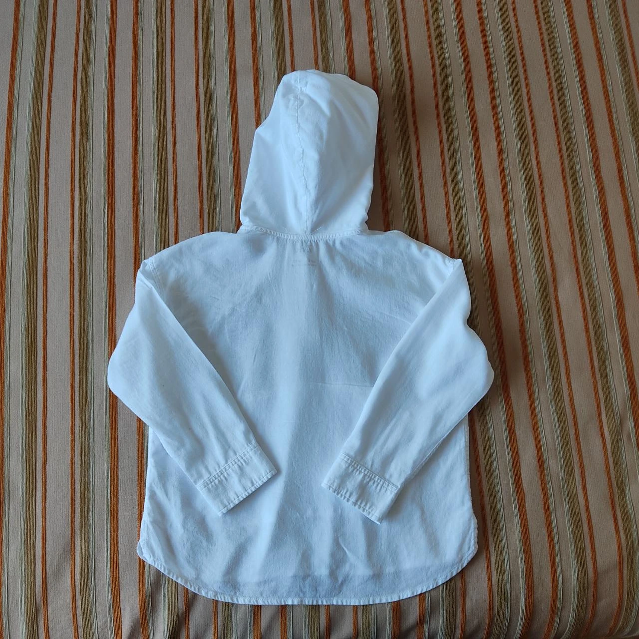 Camisa tipo chilaba manga larga con capucha. Talla Talla 6 A (116 cm) – photo 3